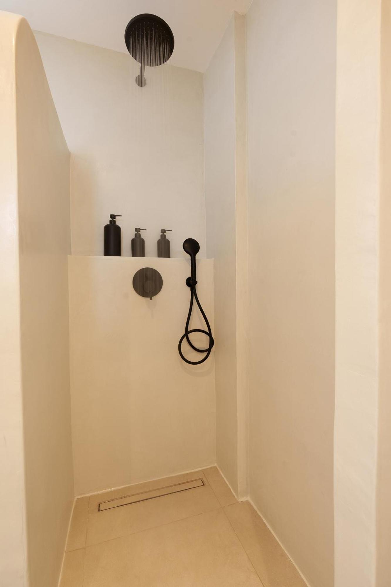 Sugarwhite Suites With Private Not Heated Pool Emporio  Luaran gambar