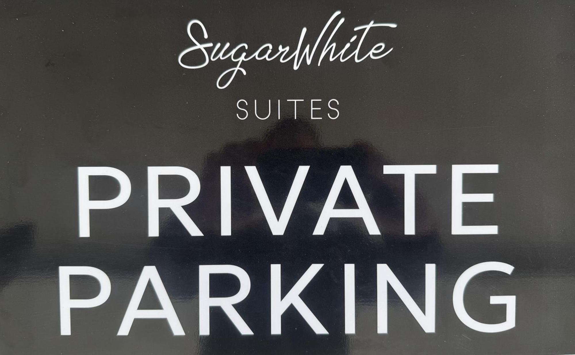 Sugarwhite Suites With Private Not Heated Pool Emporio  Luaran gambar